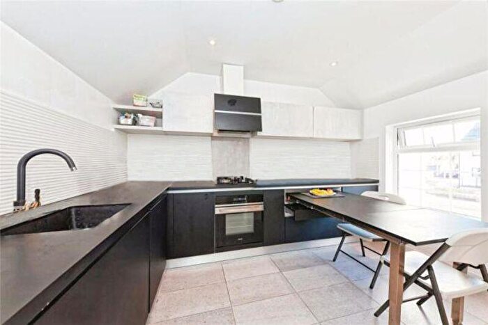 1 Bedroom Flat For Sale In Beach Road, Westgate-On-Sea, CT8