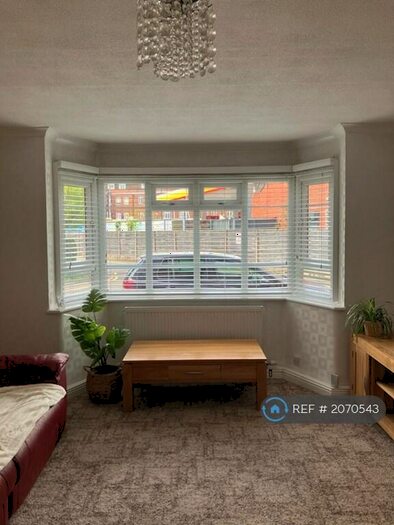 2 Bedroom Flat To Rent In Viceroy Court, Manchester, M20