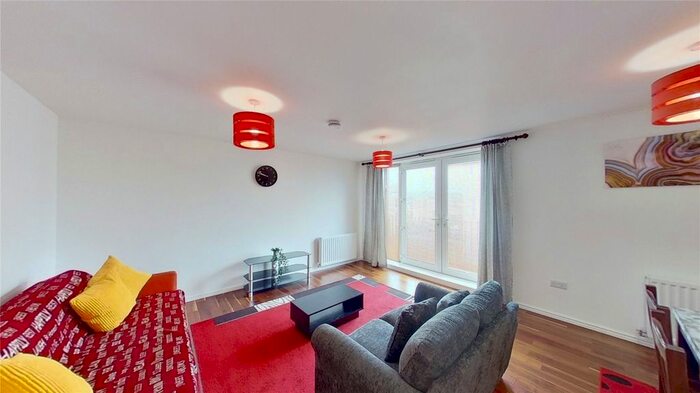 3 Bedroom Flat To Rent In Arneil Drive, Edinburgh, EH5