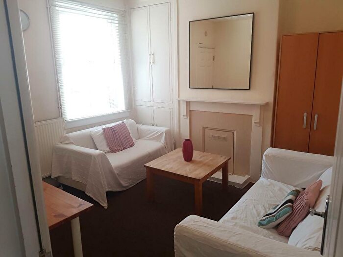 3 Bedroom Terraced House To Rent In Lace Street (Bed), Dunkirk, Nottingham, NG7