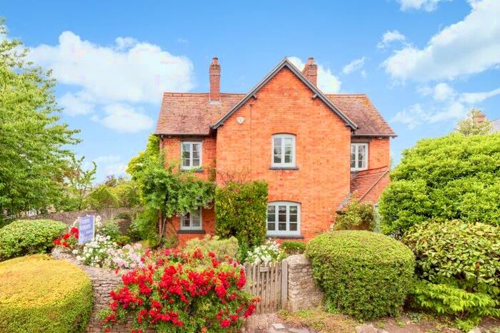 2 Bedroom Detached House To Rent In Chapel Hill Wootton, OX20
