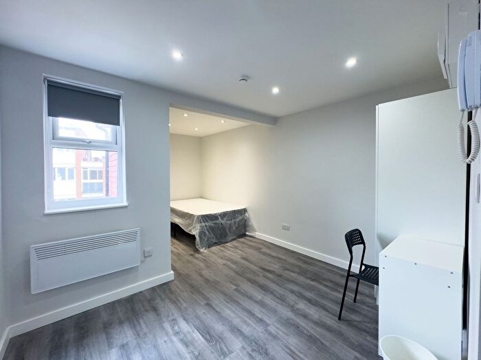 Studio To Rent In Mead Road, Edgware, HA8