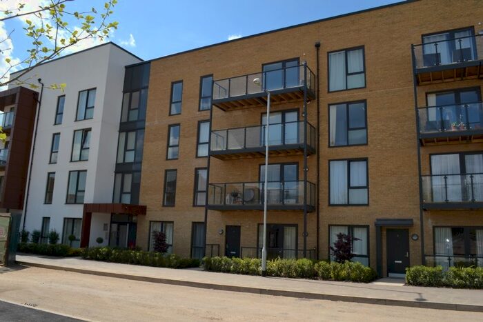 3 Bedroom Flat To Rent In St. Clements Avenue, Romford, RM3