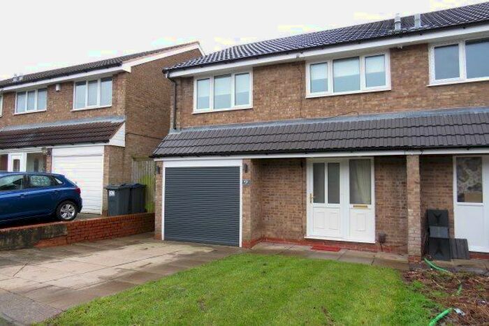 3 Bedroom Semi-Detached House To Rent In Broad Acres, Birmingham B31
