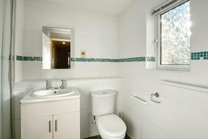 2 Bedroom Retirement Property For Sale In St. Marys Mead, Witney, OX28