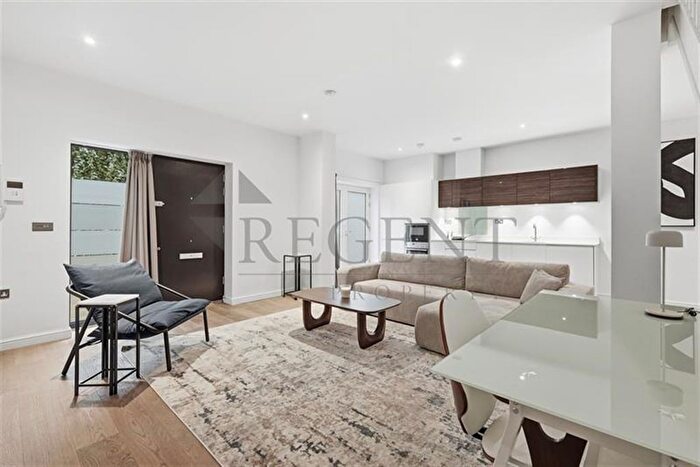 2 Bedroom Flat To Rent In Lewis Road, Richmond, TW10