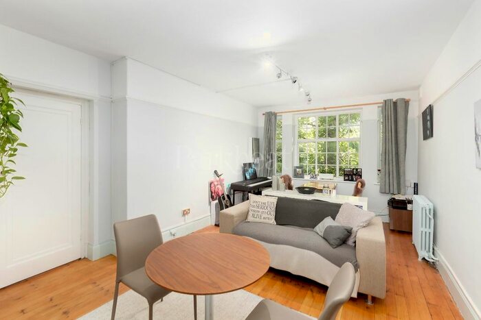 Studio To Rent In Howitt Close, London, NW3