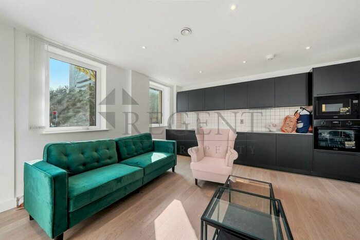 3 Bedroom Apartment To Rent In Wayfare House, Escapade Place, E14