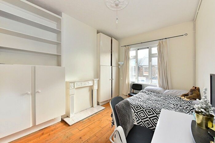 1 Bedroom Flat To Rent In Yeldham Road, Hammersmith, W6