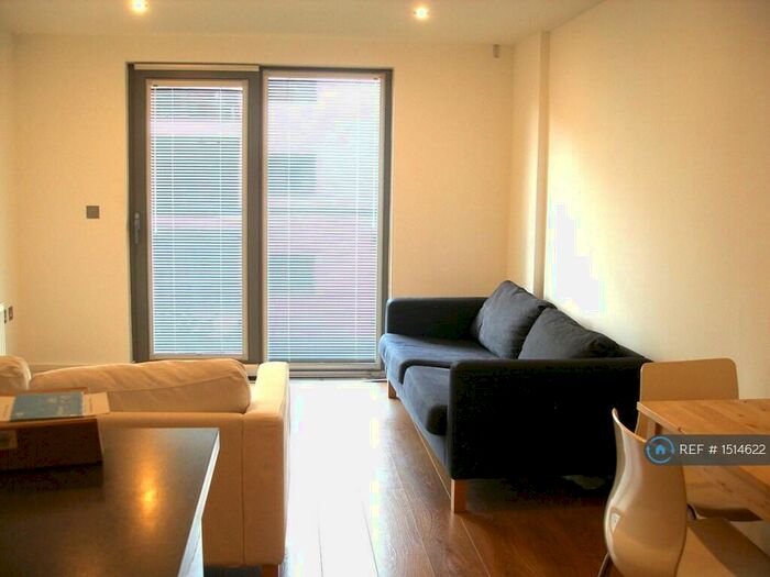3 Bedroom Flat To Rent In Craig Tower, London, E3