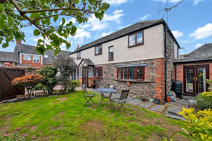 4 Bedroom Semi-Detached House For Sale In Meadow Road, Woodhouse Eaves, LE12