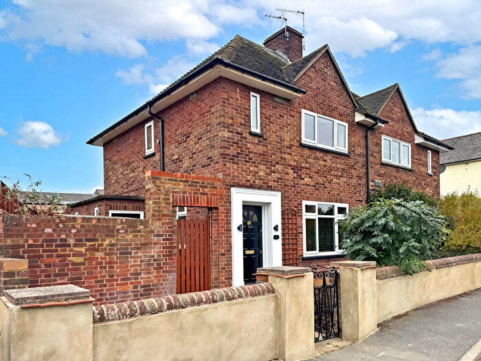 2 Bedroom Semi-Detached House For Sale In St. Andrews Street, Biggleswade, SG18
