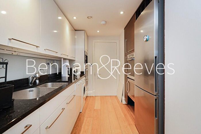 2 Bedroom Apartment To Rent In Carlyle Court, Chelsea Harbour, SW10