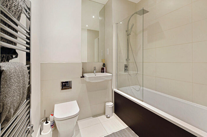 2 Bedroom Apartment To Rent In Hawkey Road, Trumpington, CB2