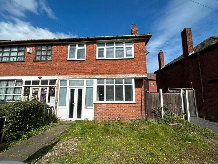 4 Bedroom Semi Detached House To Rent In Alexandra Road, Tipton, DY4