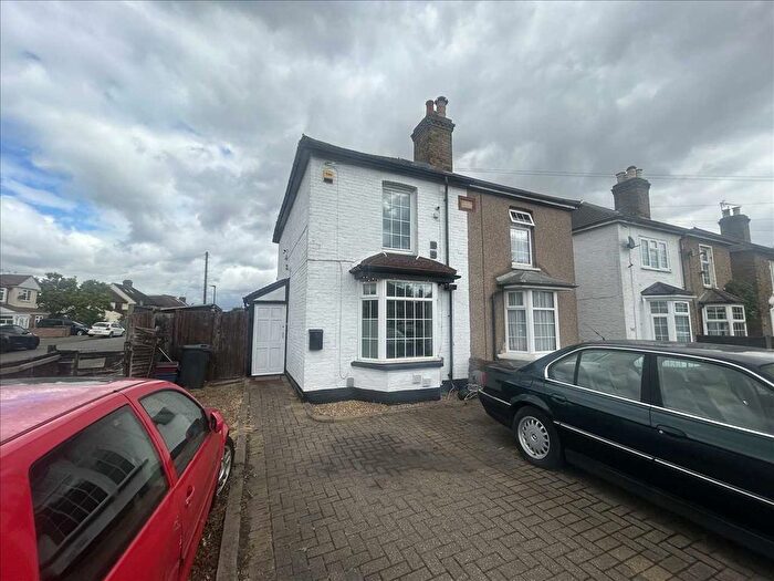 2 Bedroom Semi-Detached House For Sale In Staines Road, Bedfont, TW14