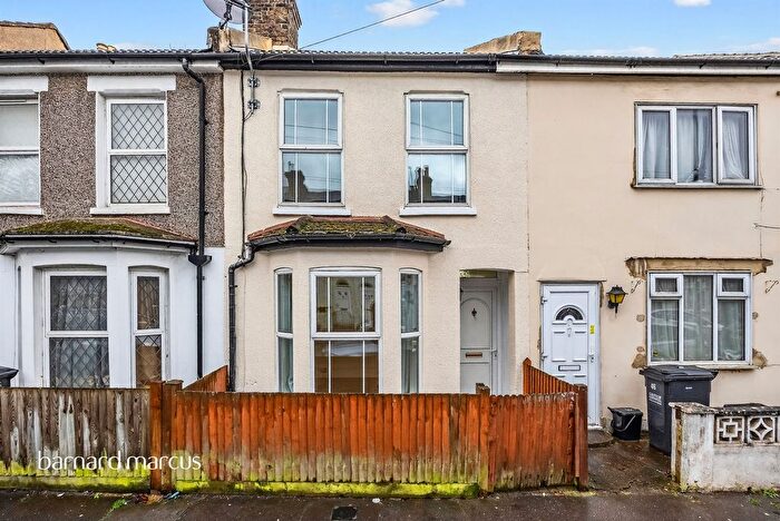 3 Bedroom Terraced House For Sale In Theobald Road, Croydon, CR0