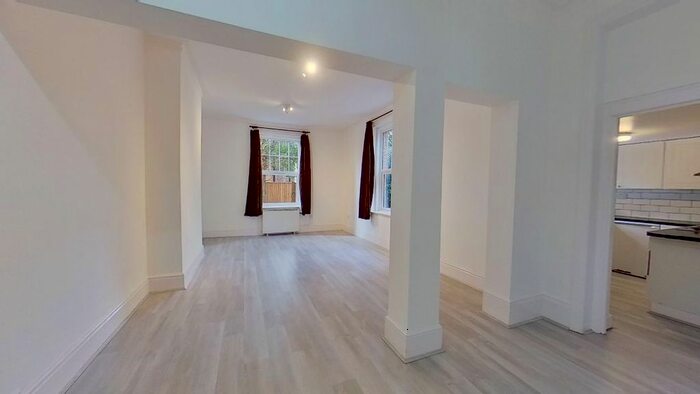 Studio To Rent In Clandon Road, Guildford, GU1