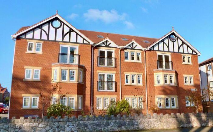 3 Bedroom Apartment To Rent In Llannerch Road East, Colwyn Bay, LL28