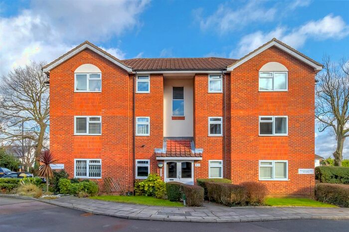 1 Bedroom Flat To Rent In Catherine Court, Chase Road, N14