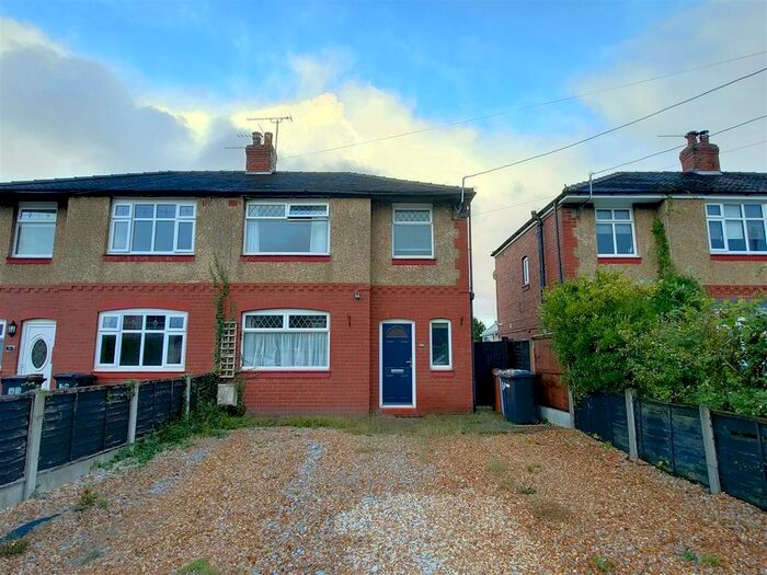 3 Bedroom Property To Rent In Mablins Lane, Crewe, CW1