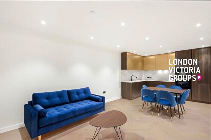 3 Bedroom Flat To Rent In Luxe Tower, Dock Street, London, E1