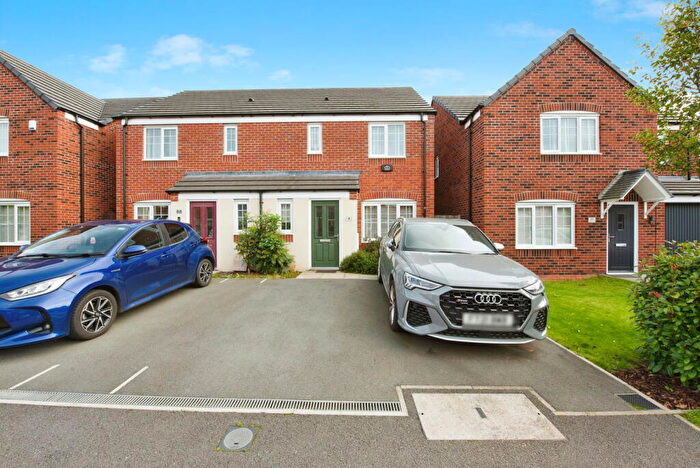 3 Bedroom Semi-Detached House For Sale In Macbeth Close, Penkridge, Staffordshire, ST19