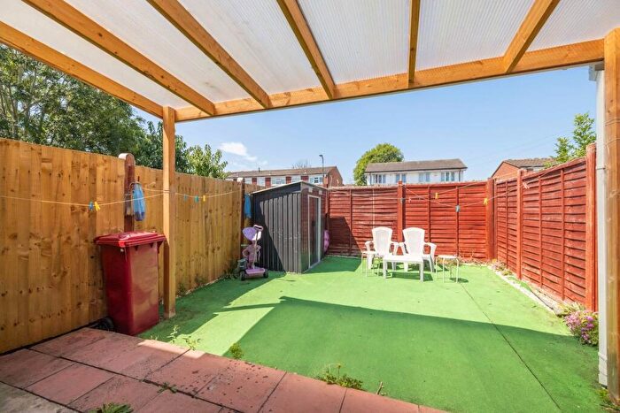 3 Bedroom Terraced House For Sale In Burgett Road, Slough, SL1