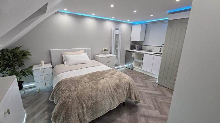 Studio To Rent In Dawes Avenue, Isleworth, TW7