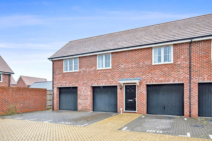 2 Bedroom Semi-Detached House For Sale In Buckle Mead, Chichester, PO20