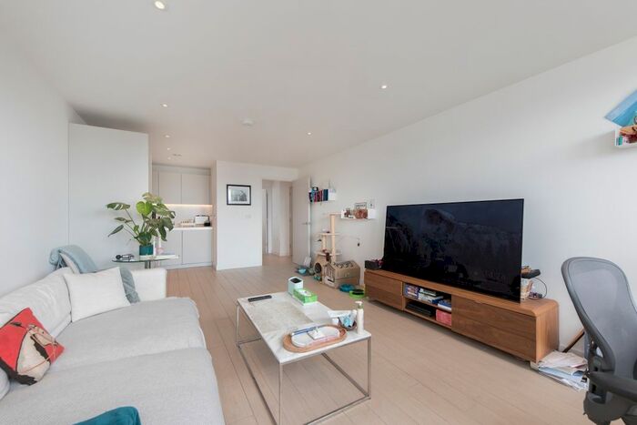 2 Bedroom Flat To Rent In Packington Square, London, N1