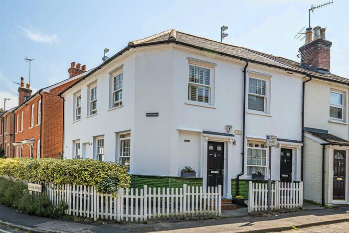 1 Bedroom Flat To Rent In Cooper Road, Guildford, GU1