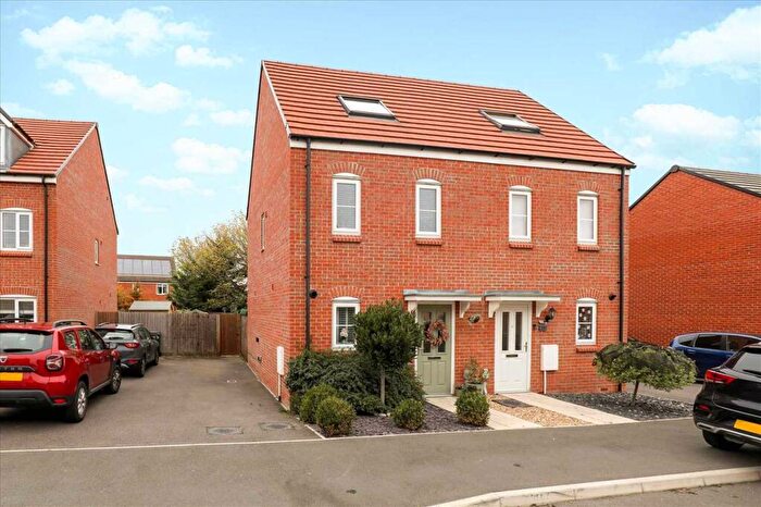 3 Bedroom Semi-Detached House For Sale In Manningham Lane, Barton Seagrave, NN15
