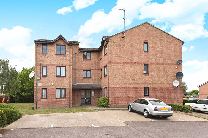 1 Bedroom Apartment To Rent In Larmans Road, Enfield, EN3