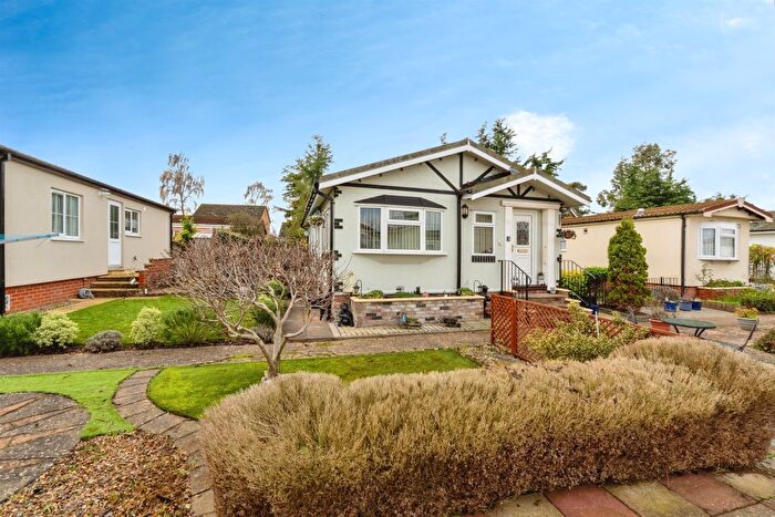 2 Bedroom Park Home For Sale In London Road, Brandon, IP27