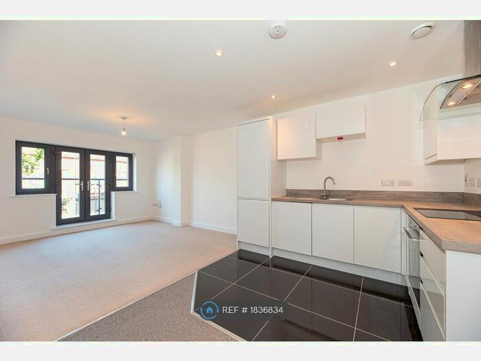 2 Bedroom Flat To Rent In London Road, Mitcham, CR4