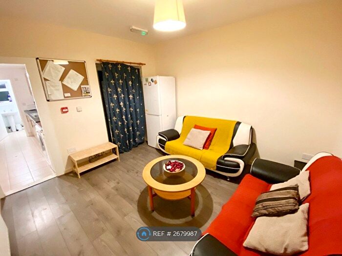 6 Bedroom Terraced House To Rent In Hatherley Road, Reading, RG1