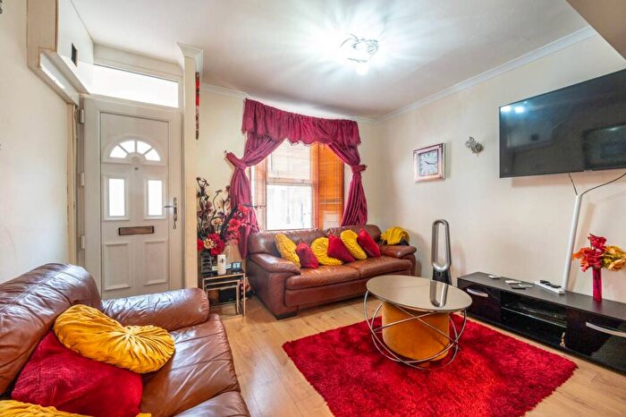 3 Bedroom Terraced House For Sale In Sussex Street, Plaistow, London, E13