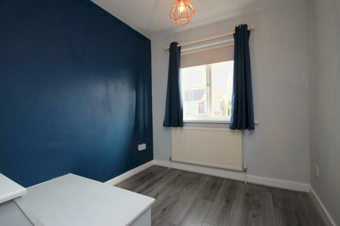 3 Bedroom End Of Terrace House For Sale In Drylla, Dinas Powys, CF64