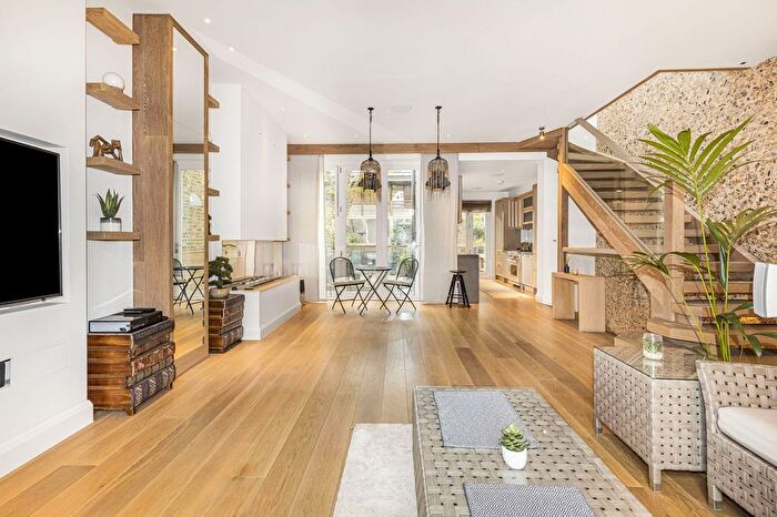 5 Bedroom Semi Detached House For Sale In Limerston Street, Chelsea, SW10