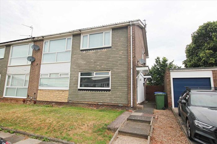 2 Bedroom Flat For Sale In Woodhill Road, Cramlington, NE23