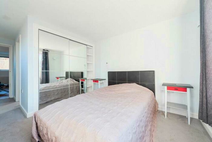 2 Bedroom Flat For Sale In Parkview Apartments, Brookmill Road, London, SE8