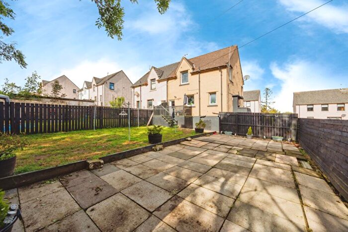 3 Bedroom Semi Detached House For Sale In Simpson Drive, Maddiston, Falkirk, Stirlingshire, FK2