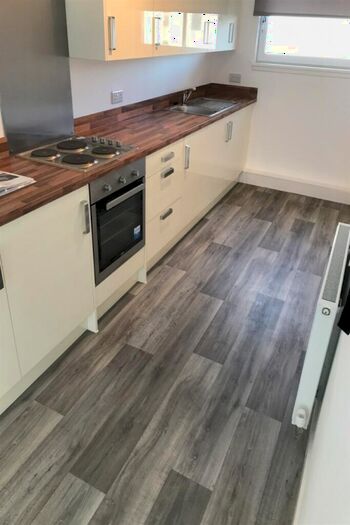 2 Bedroom Flat To Rent In Saltire Square, Waterfront, EH5