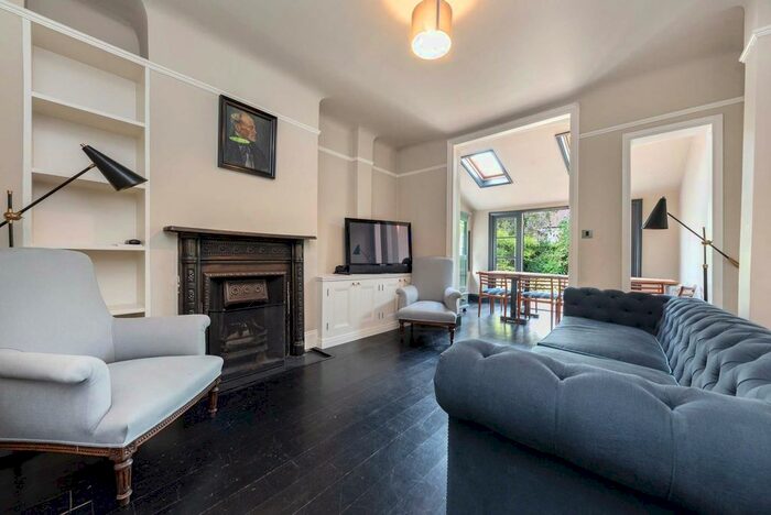 3 Bedroom Flat To Rent In Ridley Road, London, NW10