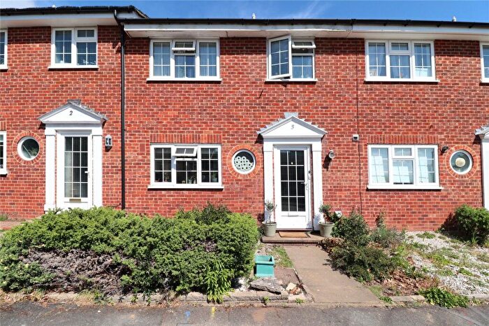 3 Bedroom Terraced House For Sale In Cavenham Close, Woking, GU22
