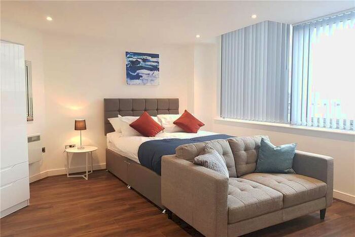 1 Bedroom Flat To Rent In Churchill Place, Basingstoke, RG21