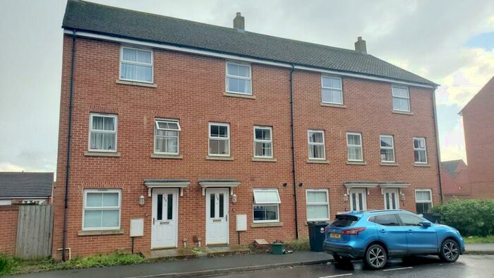 4 Bedroom Town House To Rent In Thatcham Avenue, Kingsway, GL2