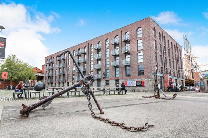 2 Bedroom Apartment To Rent In Steamship House, BS1