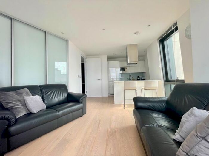 2 Bedroom Flat To Rent In Long Lane, London, SE1